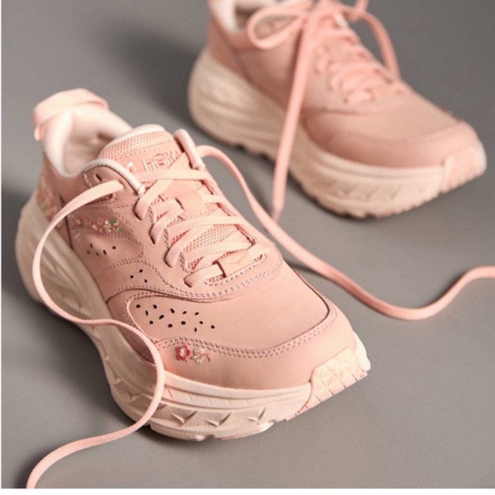 HOKA Vibrant Bloom U Bondi L BP Floral Sneakers in Dry Clay / Dawn Light
